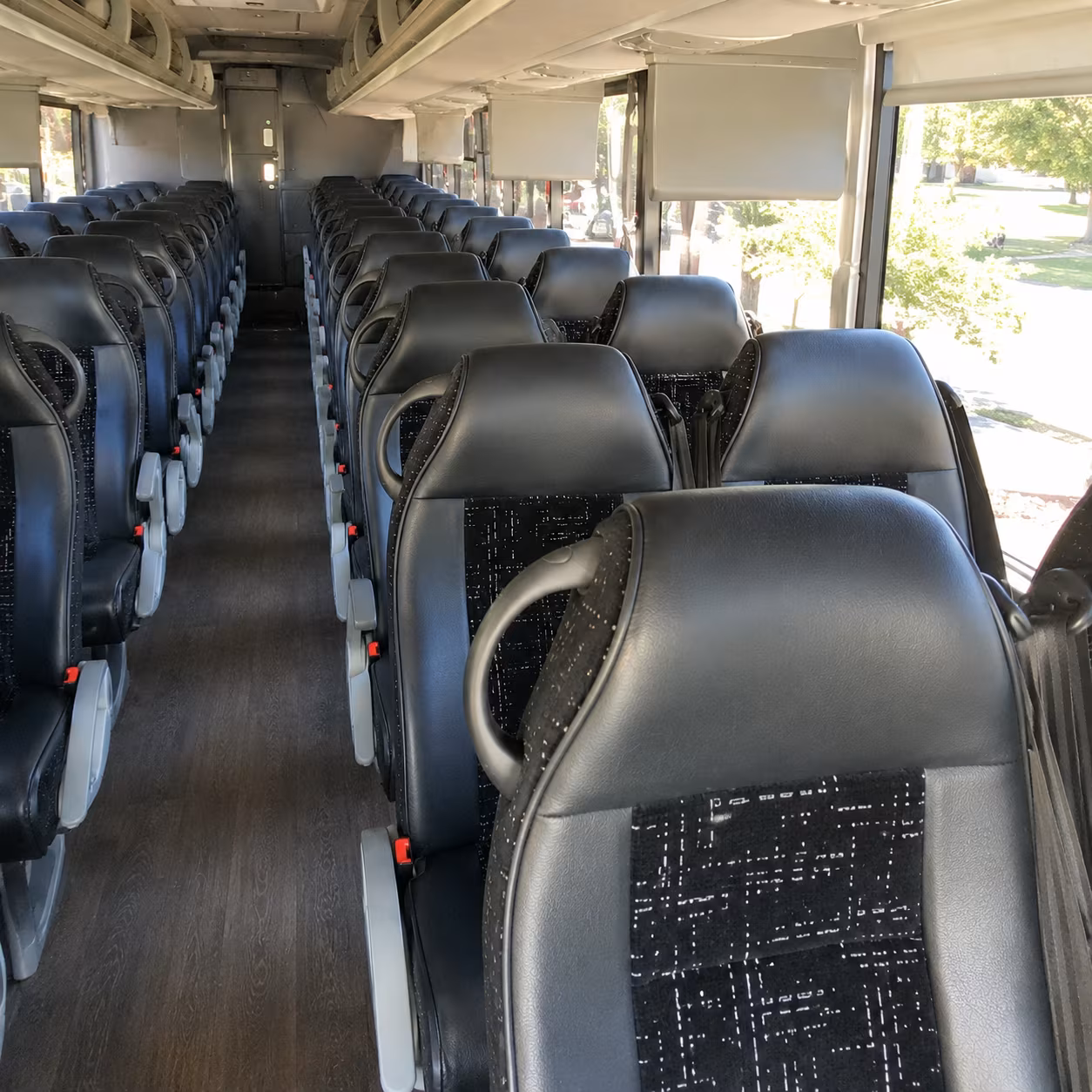 mountain view charter bus hero 2